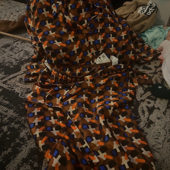 Clothes - Picture 1 of 1